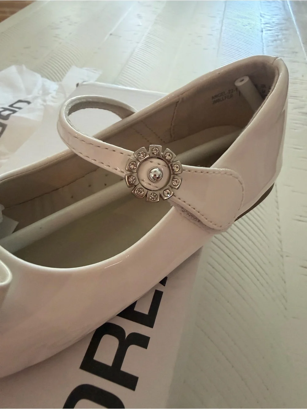 Dream Pairs White Patent Mary Jane Dress Shoes with Bow and Heart Jewel